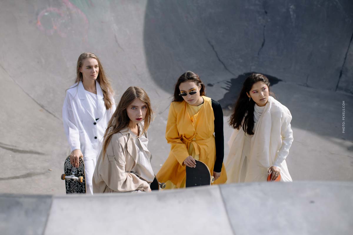 fashion-brand-hallhuber-videos-women-in-fashion-clothes-in-skate-rink
