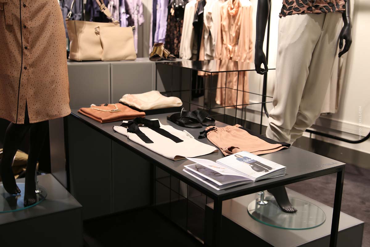 mode-marke-hallhuber-store-kleidung-edel-aufgeräumt