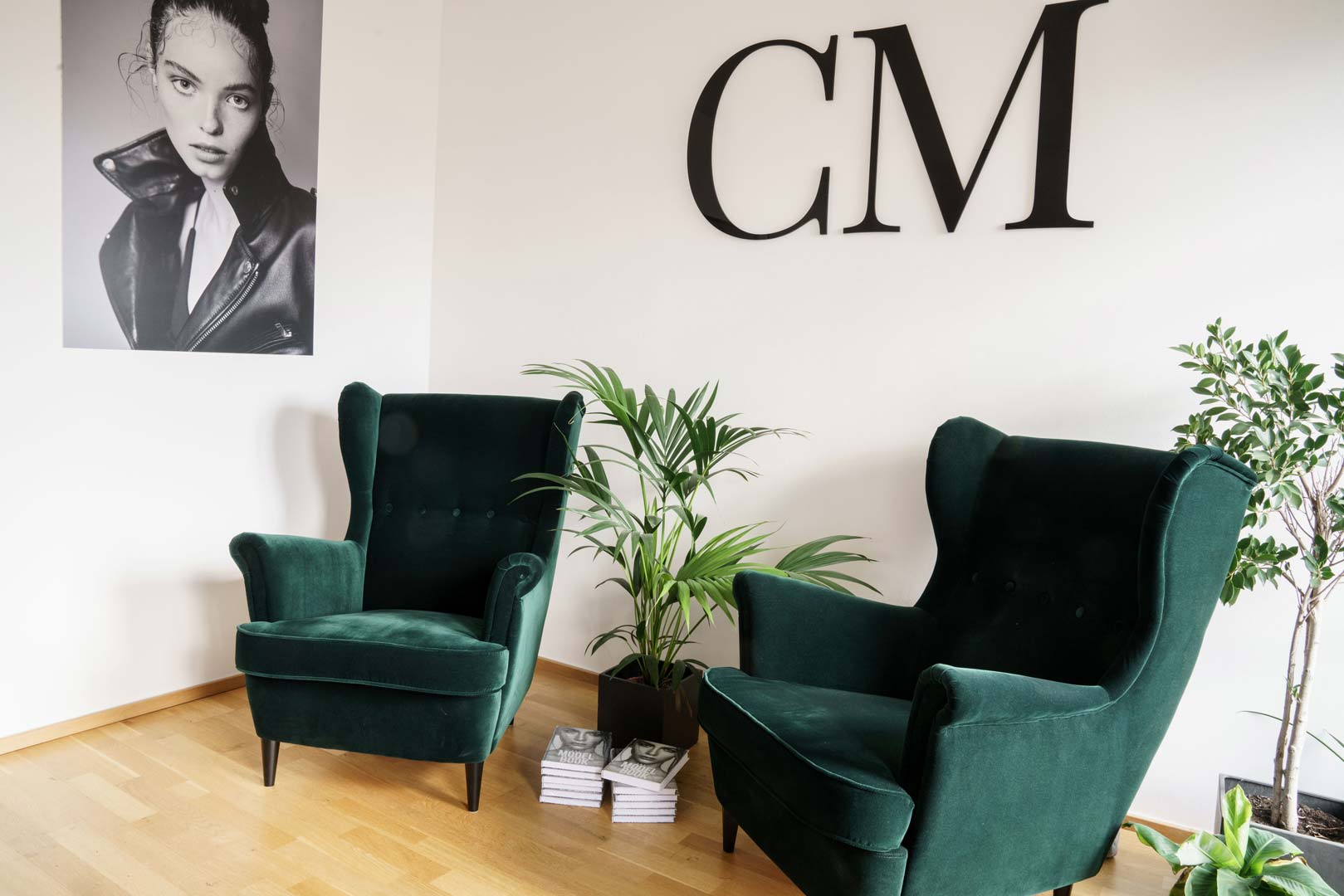 modeling-agency-office-germany-cozy-meeting-area-best-top-agencies-cm