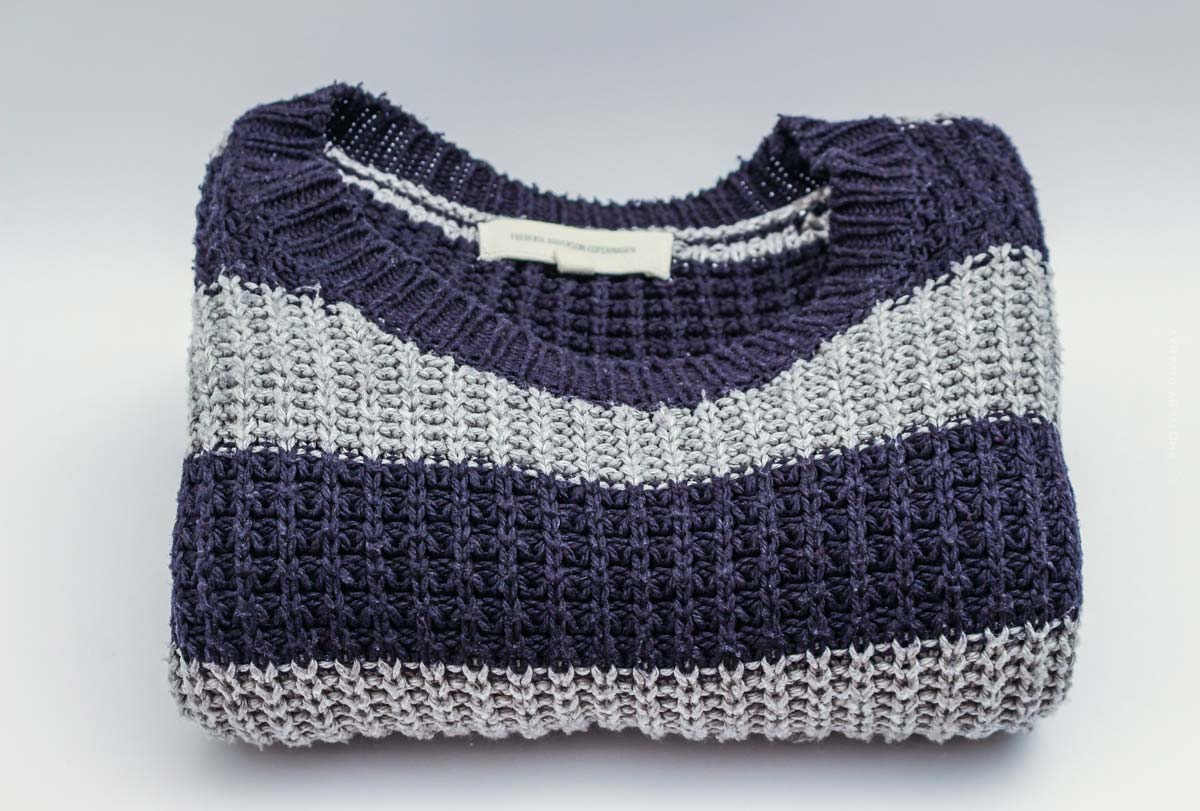 pullover-strick-gestreift-blau-grau-schlicht-mode-anziehsachen-frauen-maenner