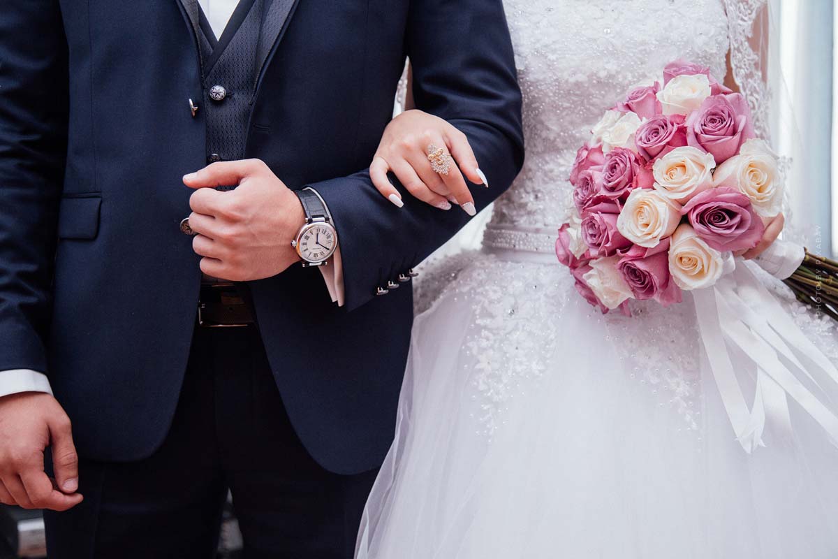 Thom-Browne-Videos-Mode-Designer-Hochzeit-Luxusmarke-Anzug-Kleid-Herrenmode-Damenmode-Strauß